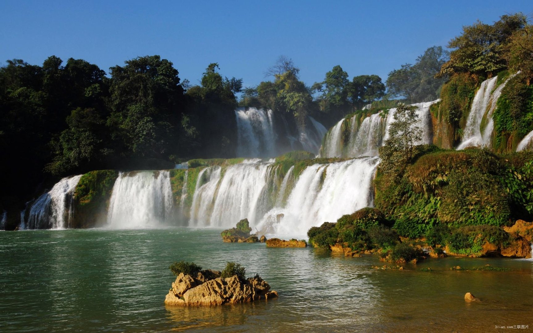 德天跨国大瀑布