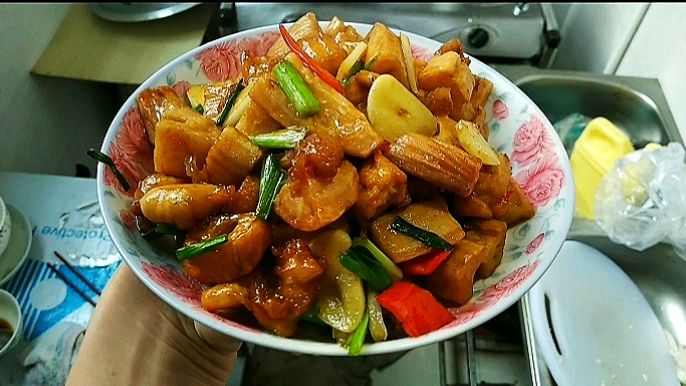 莲藕炒剔骨鸡肉,好吃