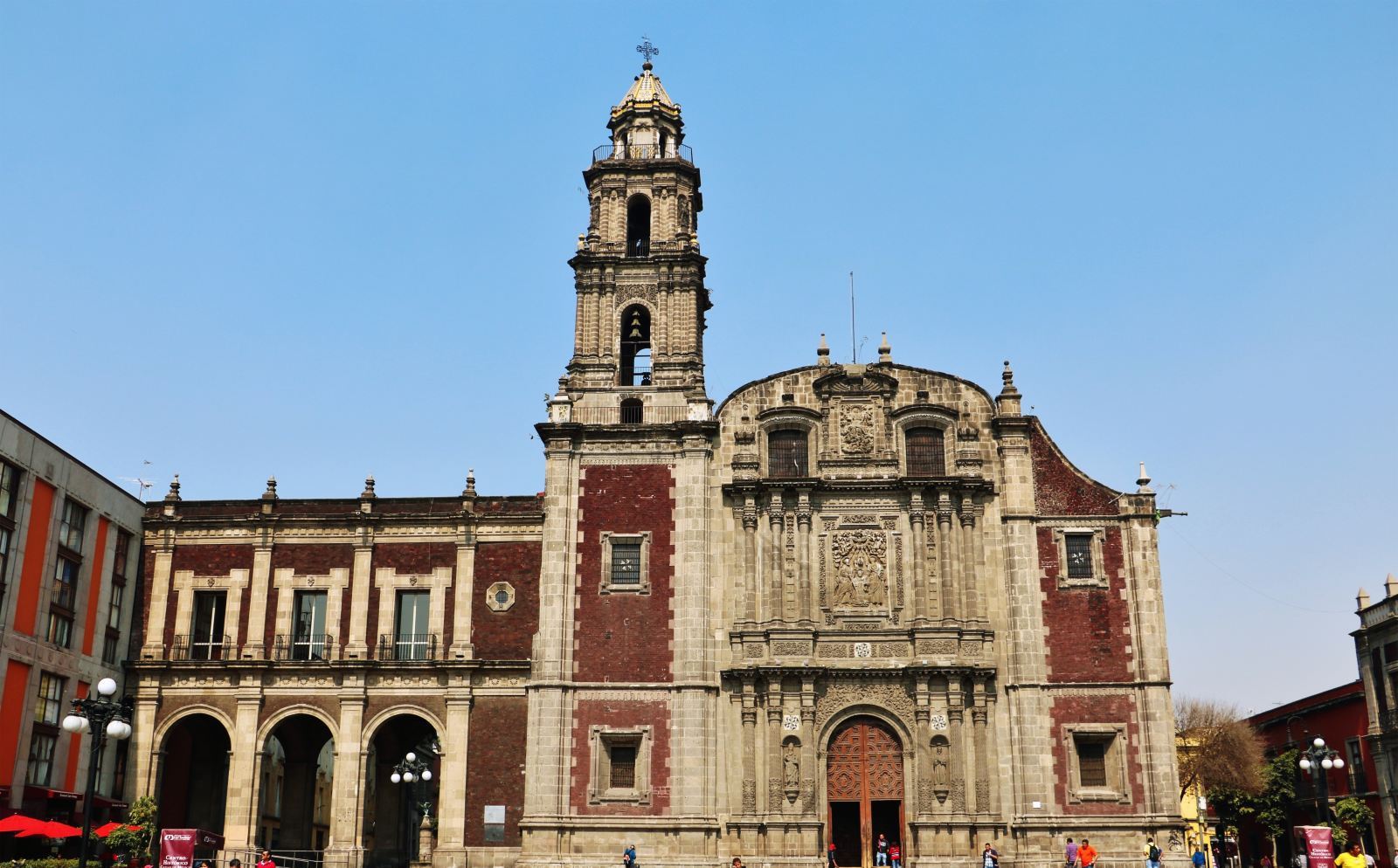 这里集中了大量的墨西哥国家建筑,同时也是西班牙殖民时期的遗存