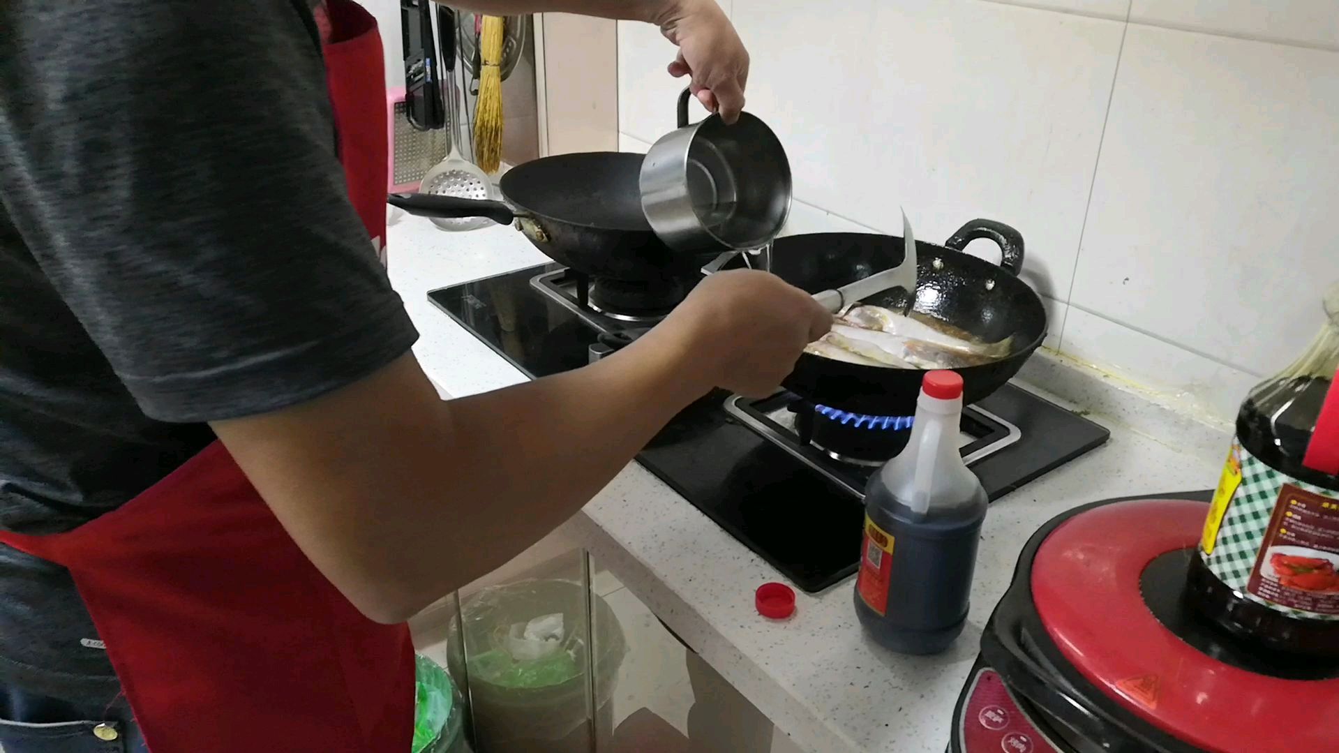 视频告诉你红烧鱼的方法和步骤,让你大饱口福!