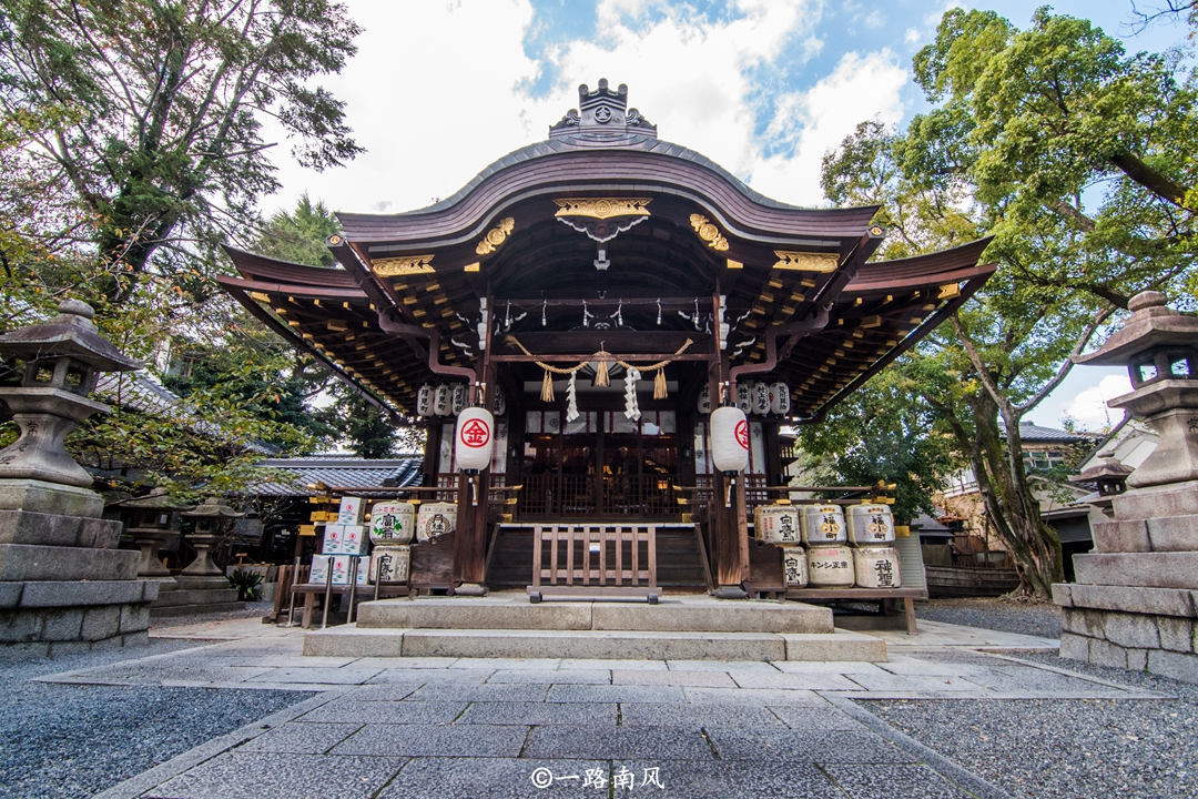 日本京都有座冷门庙宇,内有奇特石洞,几乎看不到中国游客!