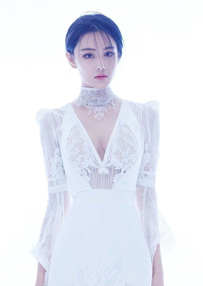 张馨予晒健身照,马甲线明显大长腿抢镜,这才是我们喜欢的身材