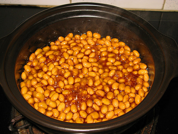 咸甜黄豆,美味可口,喜欢的可以尝试做一下哦!