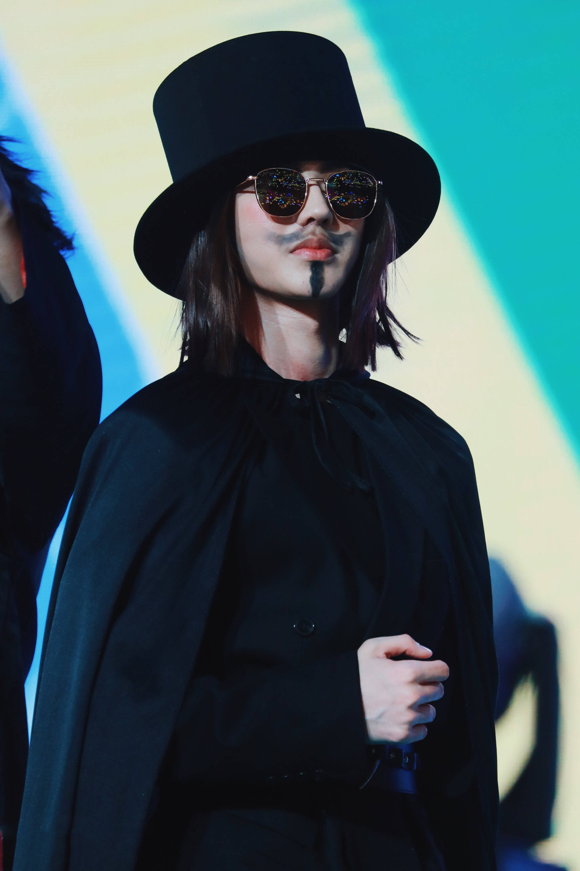 林彦俊cosplay母夜叉,制霸少年还捂脸害羞,不愧是制霸.