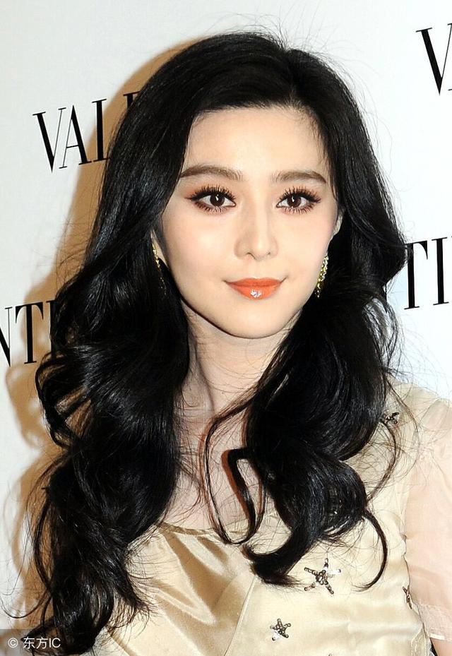 范冰冰中学旧照曝光,果然从小美到大,不愧是娱乐圈中的颜值代表