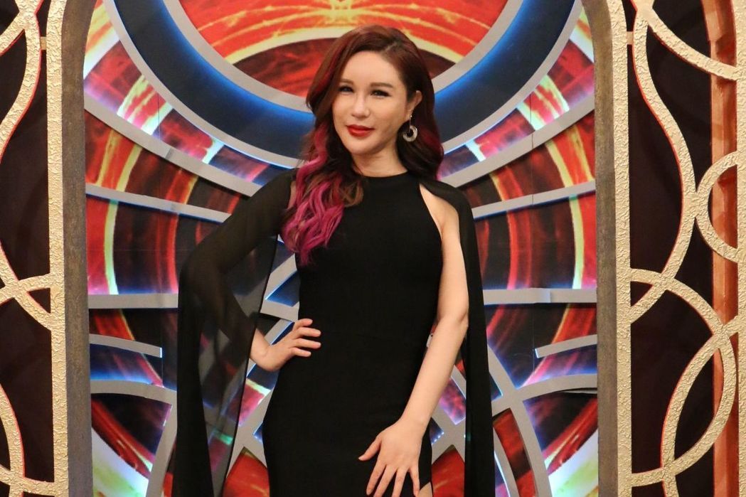 主持天后利菁曾因在许多地方购置房地产而闻名,近期,她要与老公今年