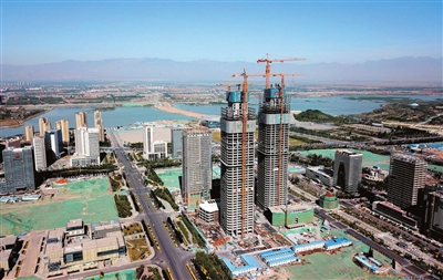 绿地中心双子塔将于9月封顶