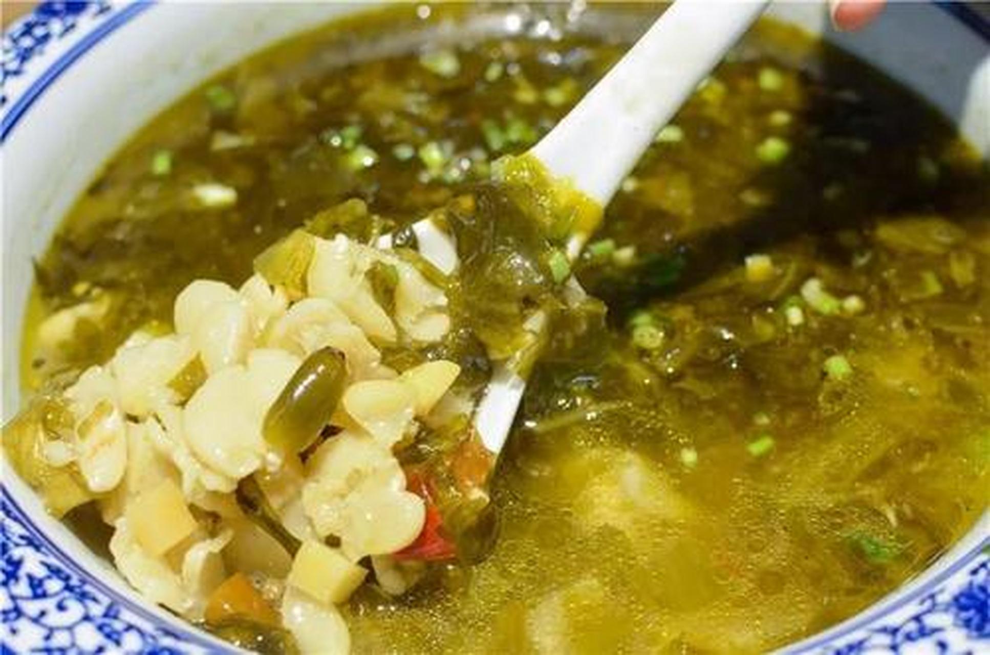 城市小吃地图#藏式酸菜汤:到藏胞家作客,一般都要请吃酸菜汤.