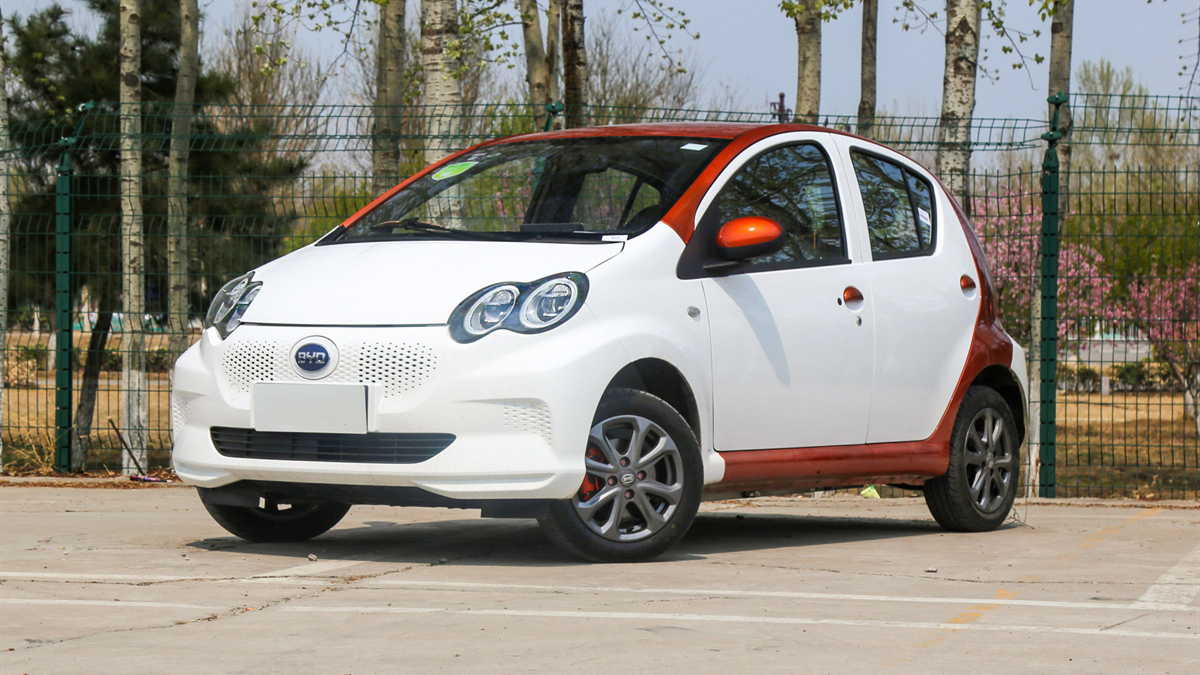 买比亚迪e1送"充电桩"续航305公里,最亲民的新能源5.99万起!