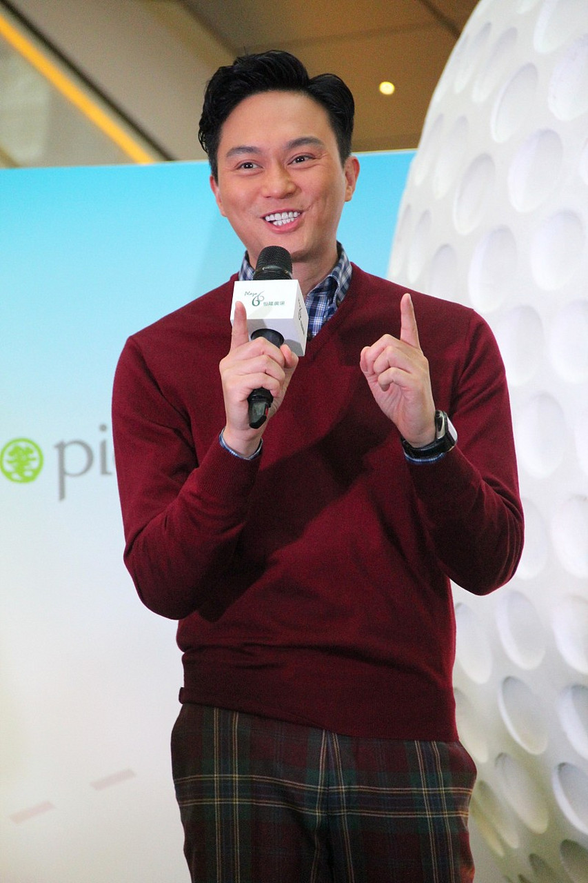 9月27日,张智霖儿子张慕童就自己模仿"眯眯眼"一事道歉,他说自己