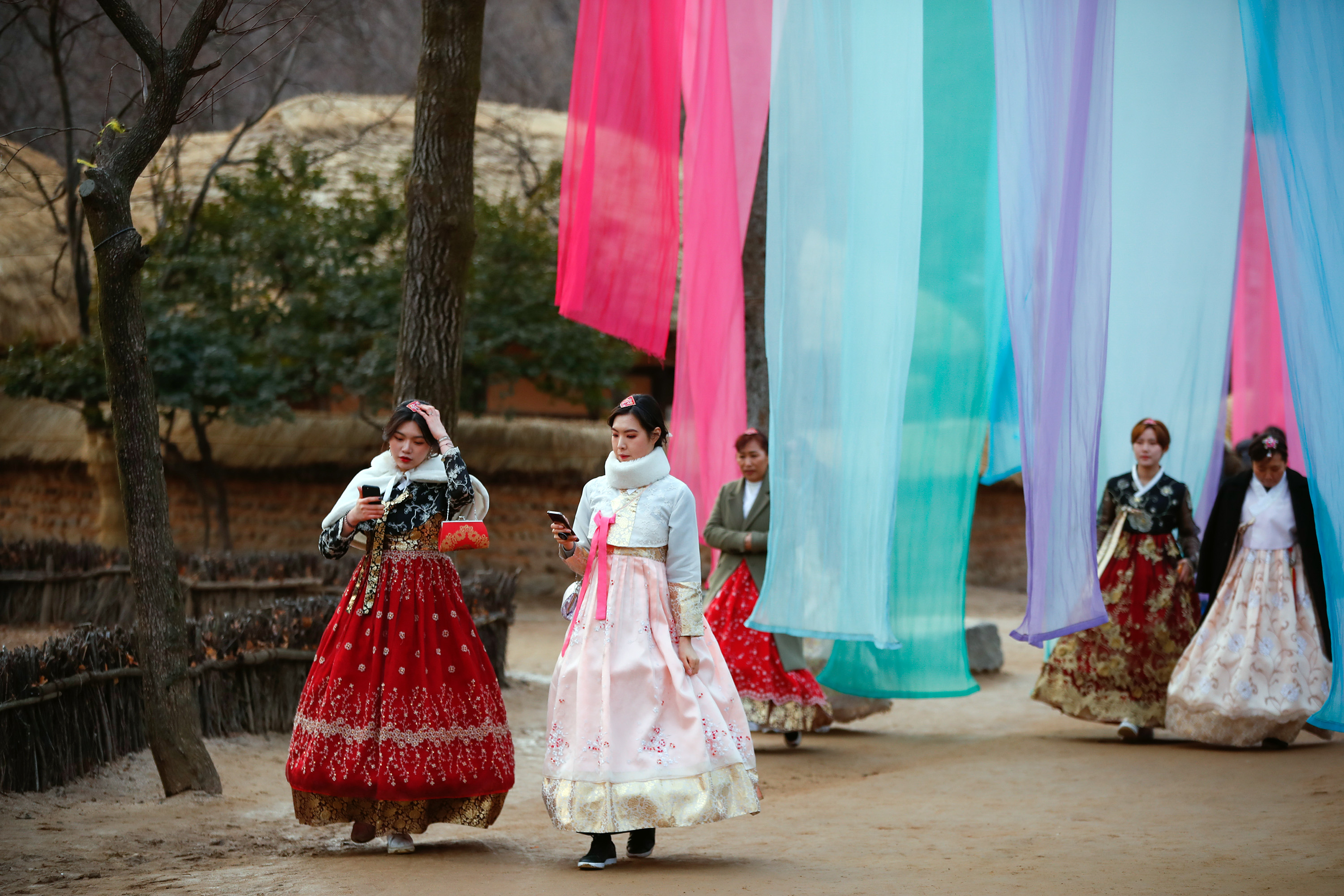 来民俗村感受韩国年俗