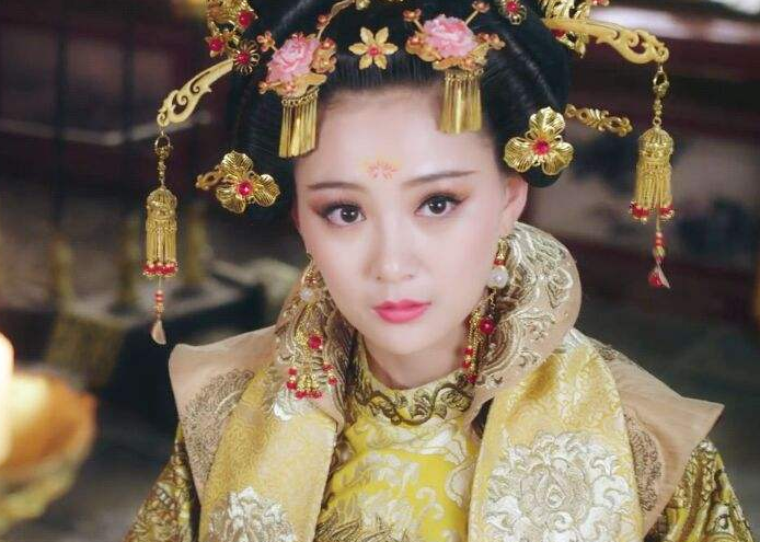 女主穿越时空的三部电视剧,前两位回到了现代,而她却留在了古代
