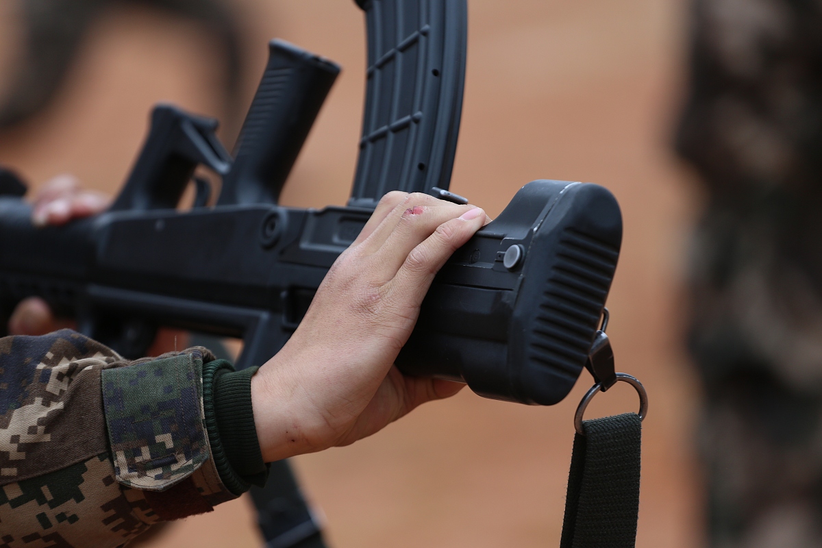 最近,身边"用力过猛"的现象似乎越来越多了