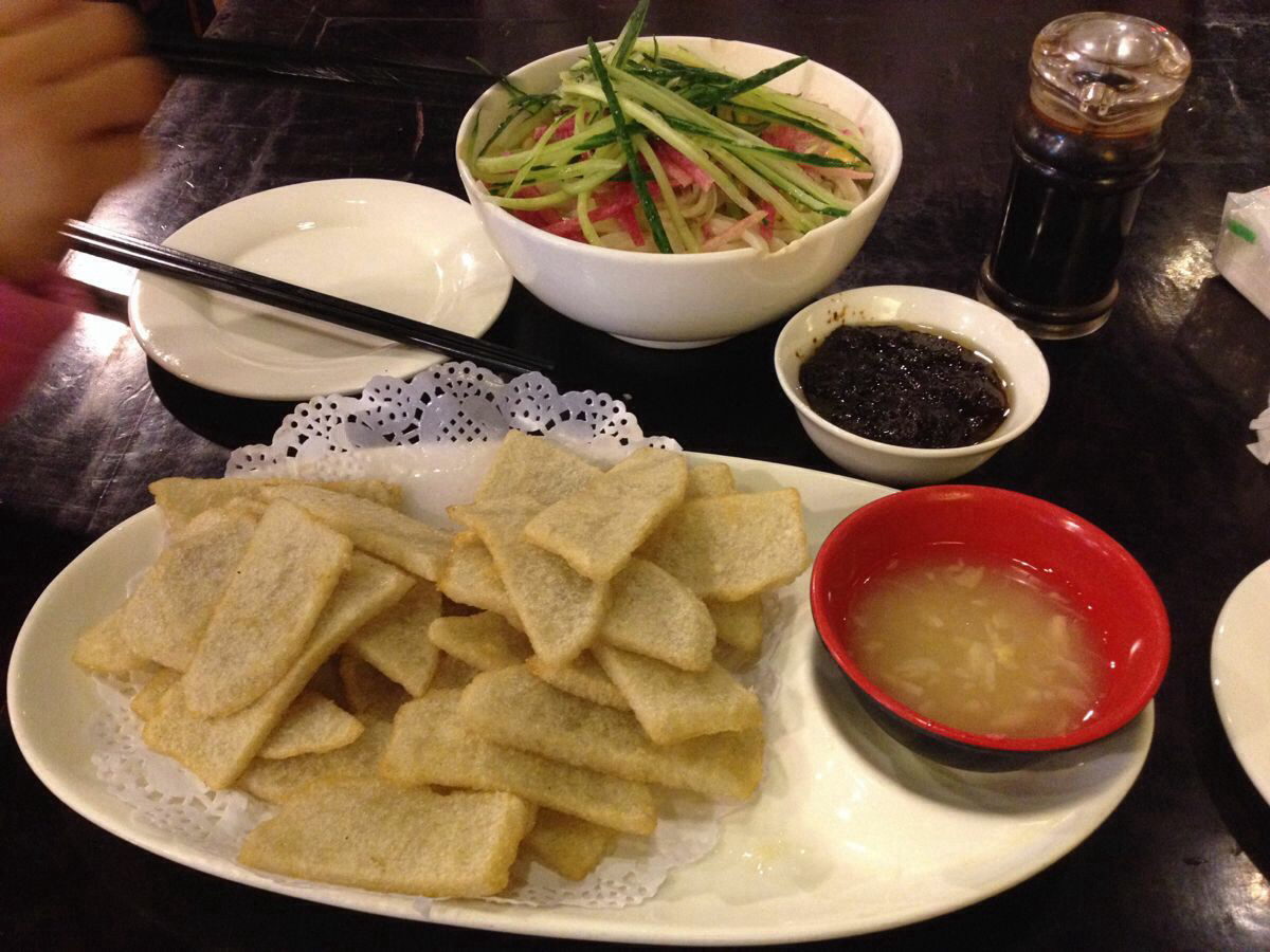 北京炸灌肠:百年间四次改良 从奢侈菜变成平民小吃