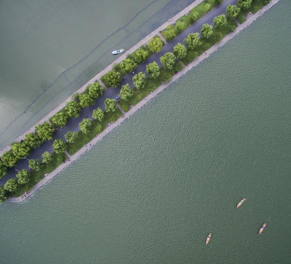 俯瞰夏日西湖