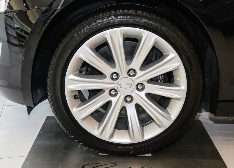 运动感和时尚感十足的凯迪拉克ats-l领先型