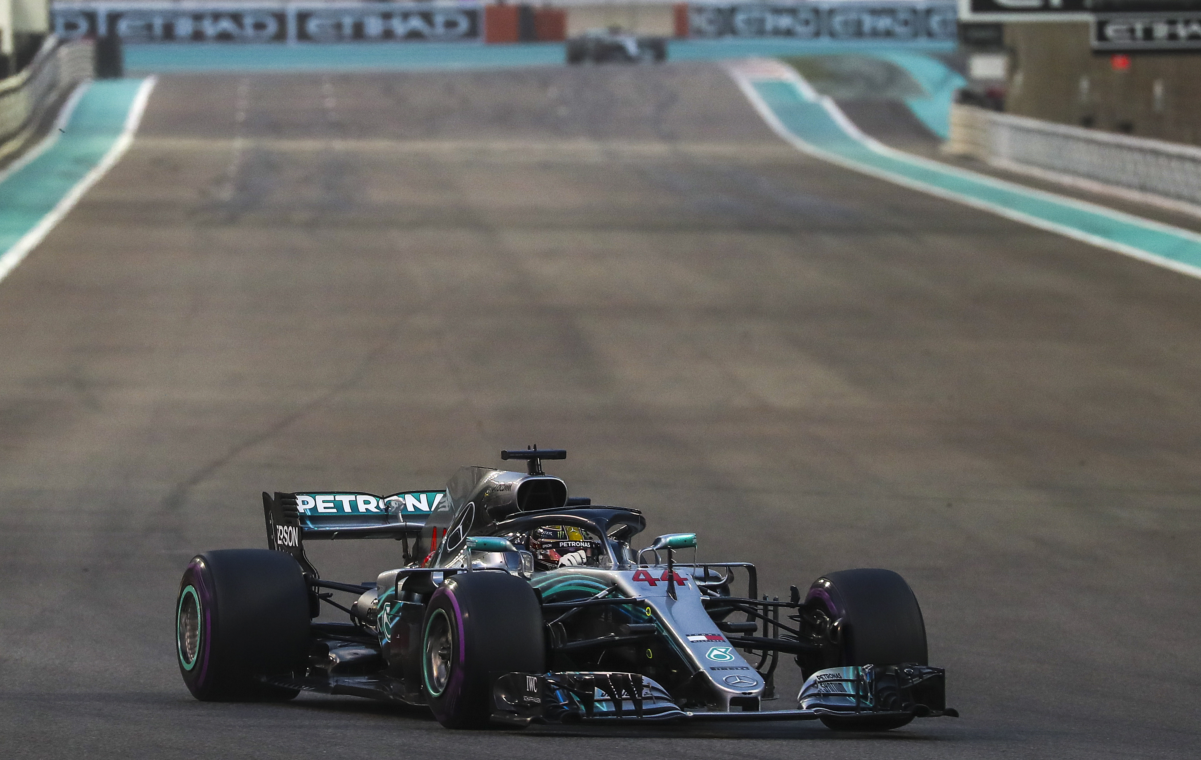 赛车——f1阿布扎比大奖赛:汉密尔顿夺冠(2)