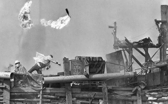 日本最牛"钉子户",让成田机场40年未完工,飞机夜晚不能起飞