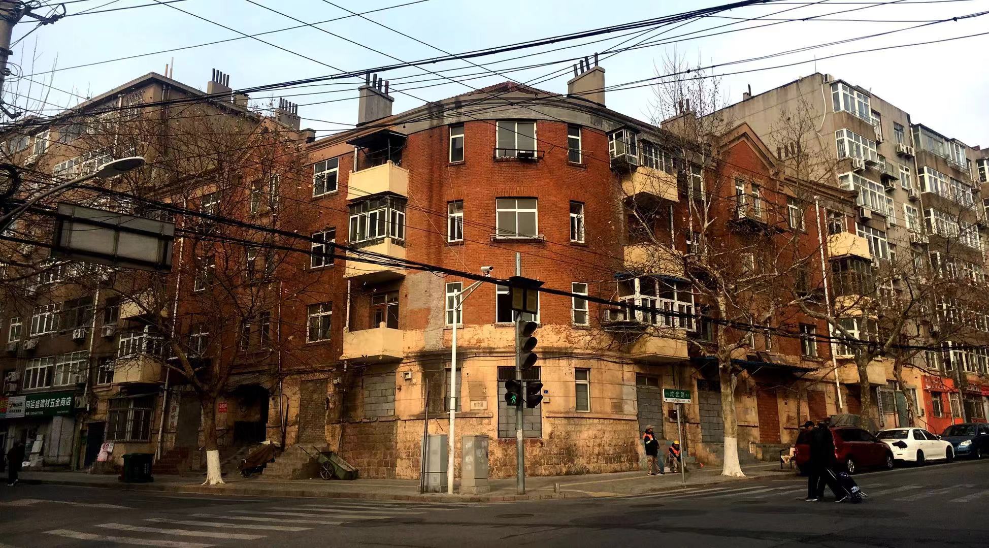 青岛西镇老街区边的这些美食,你吃过几种?