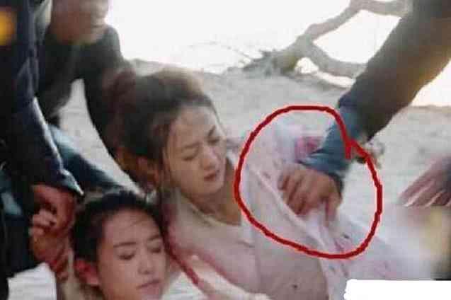 女星被占便宜,杨幂,霍思燕都可以忍,赵丽颖实在忍不住了