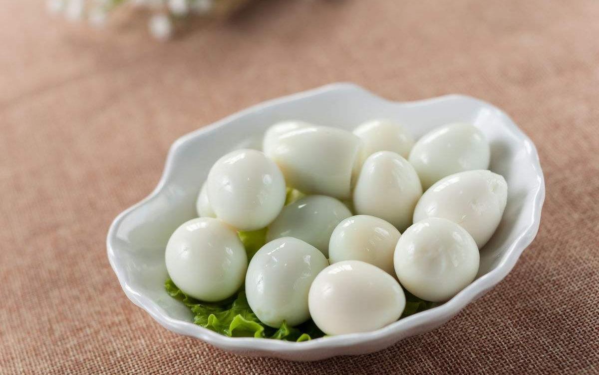 煮鹌鹑蛋也有小技巧,这样煮的鹌鹑蛋白嫩可口还容易剥皮