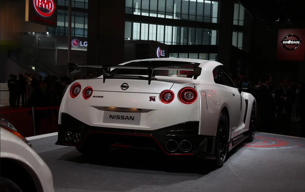 车身的尾灯方面设计可看出设计师的满满诚意.