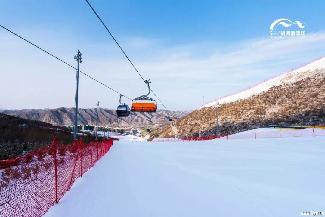 齐陵蓝溪国际滑雪场图片