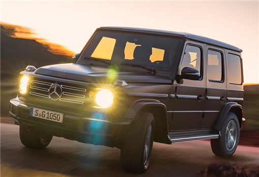 霸气黑色奔驰大g,这辆全新的车型看起来,整体设计语