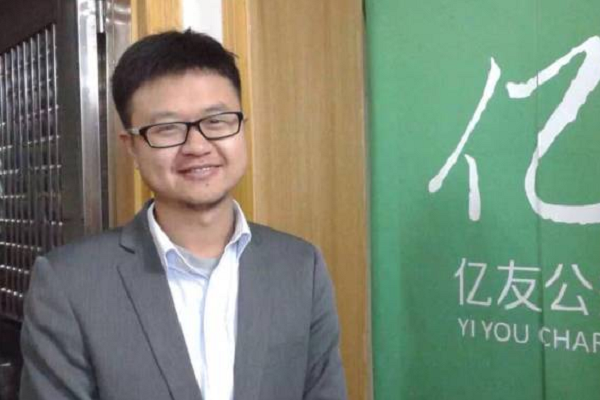 "年度中国正义人物"雷闯承认性侵,如何继续担任公益人?