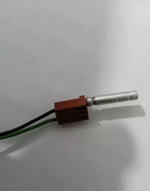 厉害咯,骨灰级钓友自制diy电子浮漂电池充电器,图文分享全过程