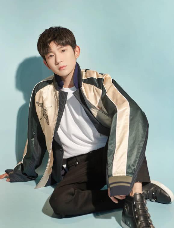 王源被黑,问到心态如何时,八字回应让人意外,网友:活该你红