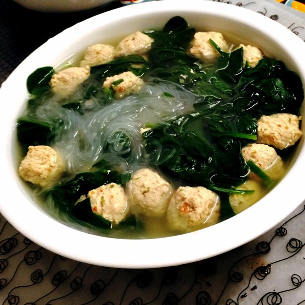 菠菜粉丝汆丸子