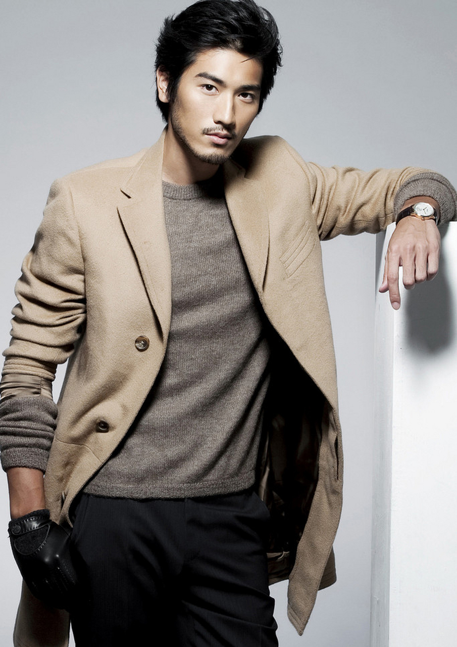 腿精大赏#高以翔可是在国际上也数得着的帅哥面孔,而且也是模特出身