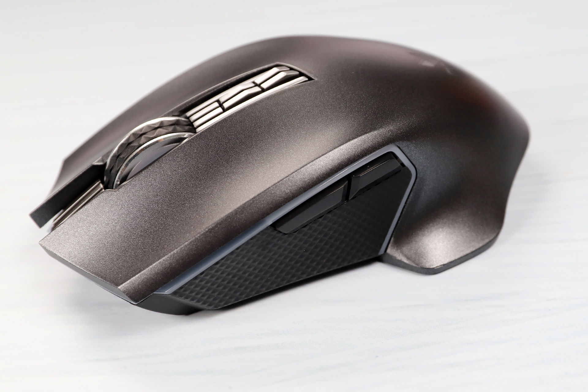 5区炫酷灯光 雷柏v20 pro双模版电竞鼠标图赏