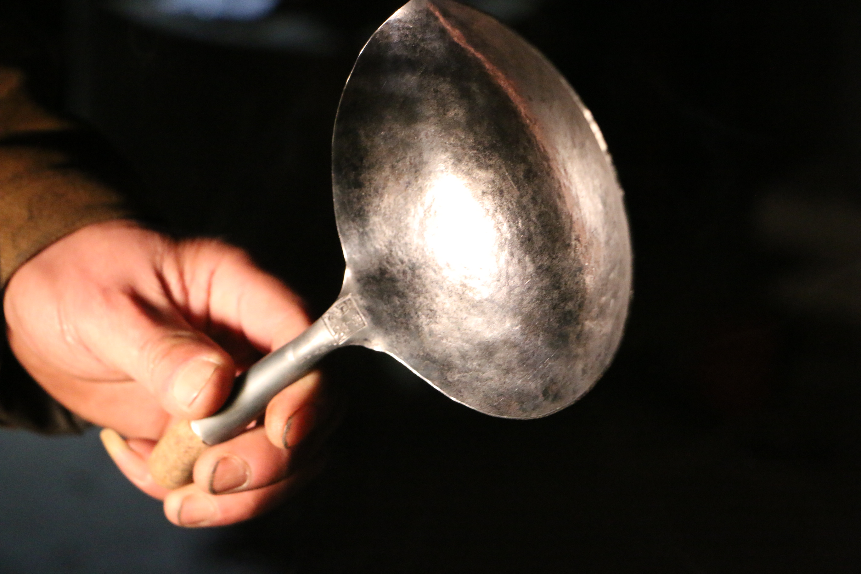 一个农民为了让农业生产工具更好用,结果做出来堪比艺术品