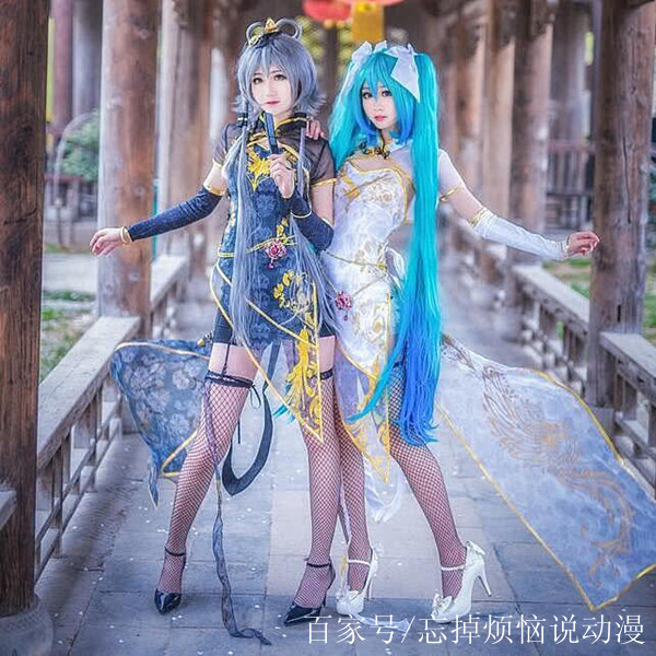 二次元歌姬:姐妹花cos洛天依和初音未來,旗袍絲襪讓人眼前一亮