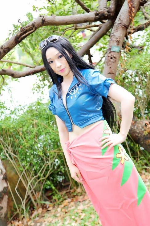 海贼王cos,网友:蕾玖,先把脚上的数字粘好,再继续拍好吗?
