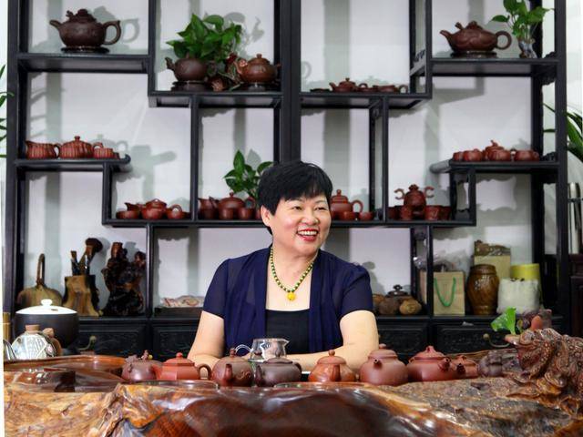 陆姑娘爱心团队直奔罗定,为求助者送上爱心筹款