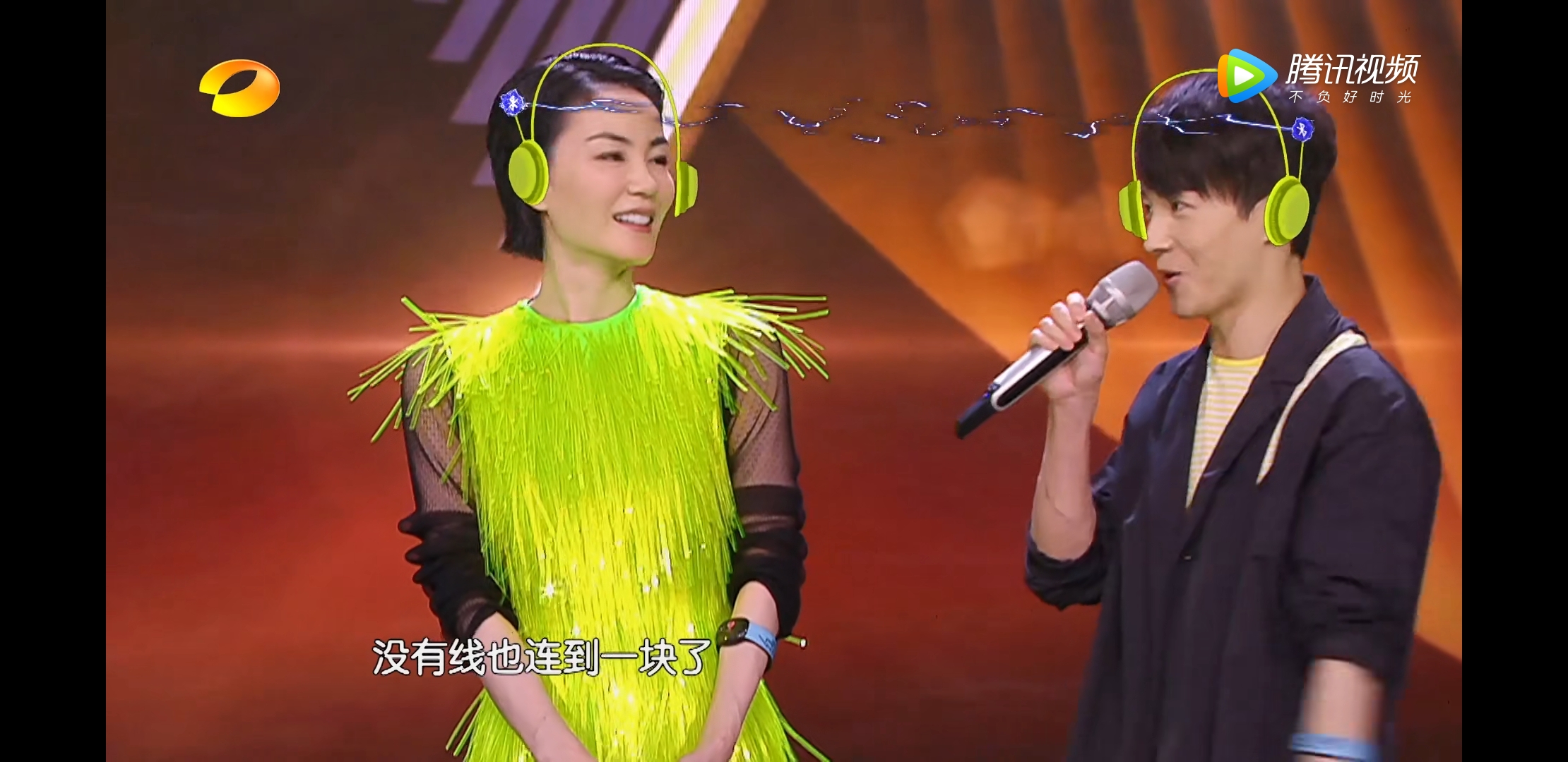 大张伟戏弄王菲,何炅尴尬竟无言以对!