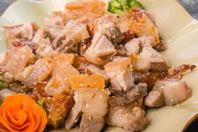 均安蒸猪是广东省传统的地方名菜,酥脆美味