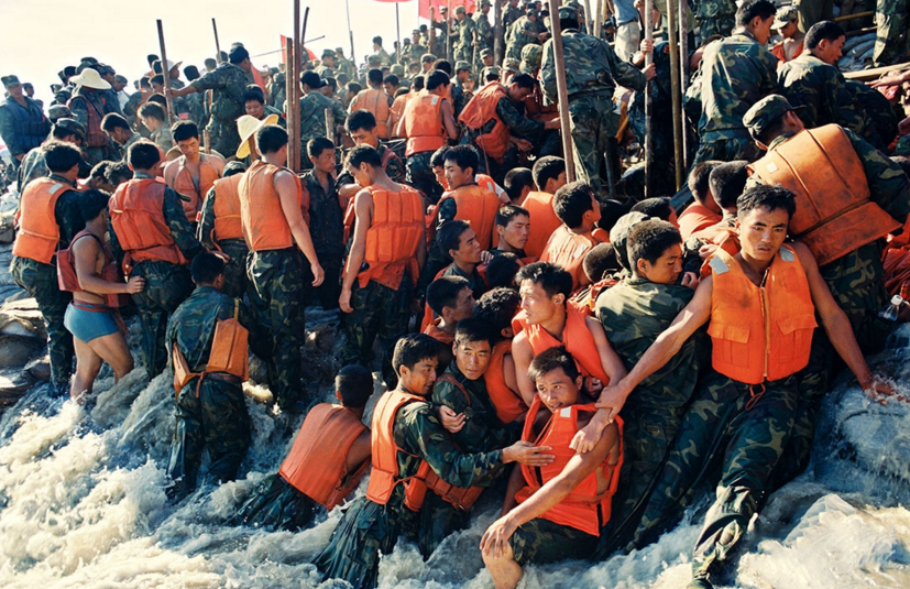 1998年长江抗洪抢险图片