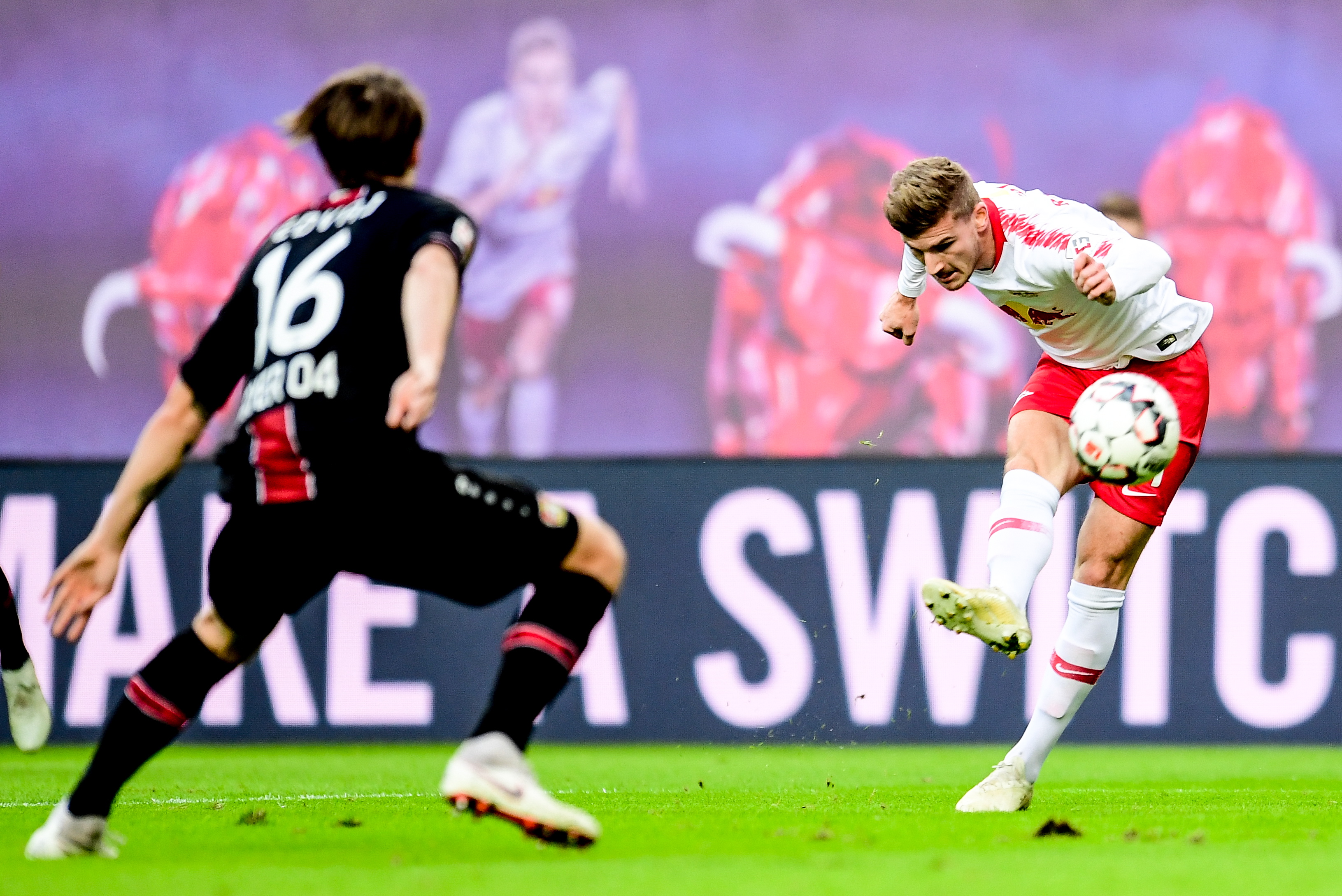 足球——德甲联赛:莱比锡胜勒沃库森