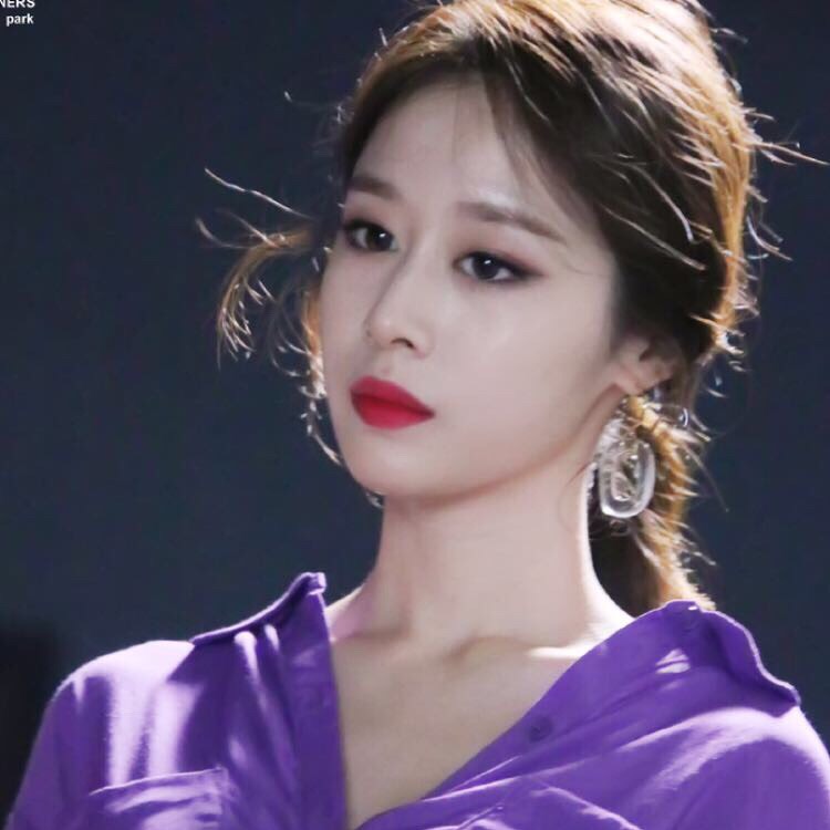 韩国女团tara的仙女朴智妍,最喜欢的明星