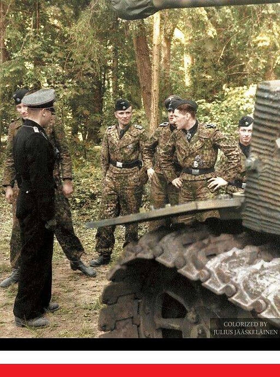 1944年.米歇尔魏特曼和他的车组成员在法国