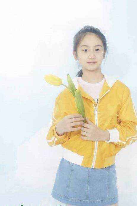 长大后的多多和森碟,一个气质青春靓丽,一个气质温婉淑女