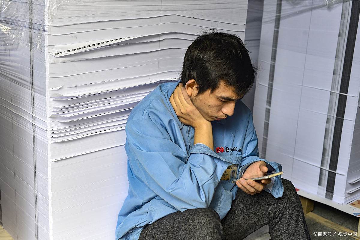 打工小伙听说妻子出轨,感觉到头顶上长了一片青青草 可是世事难料