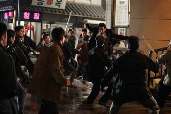 香港黑帮聚会为何总吃火锅?果然"高手"在民间,网友:笑喷了!