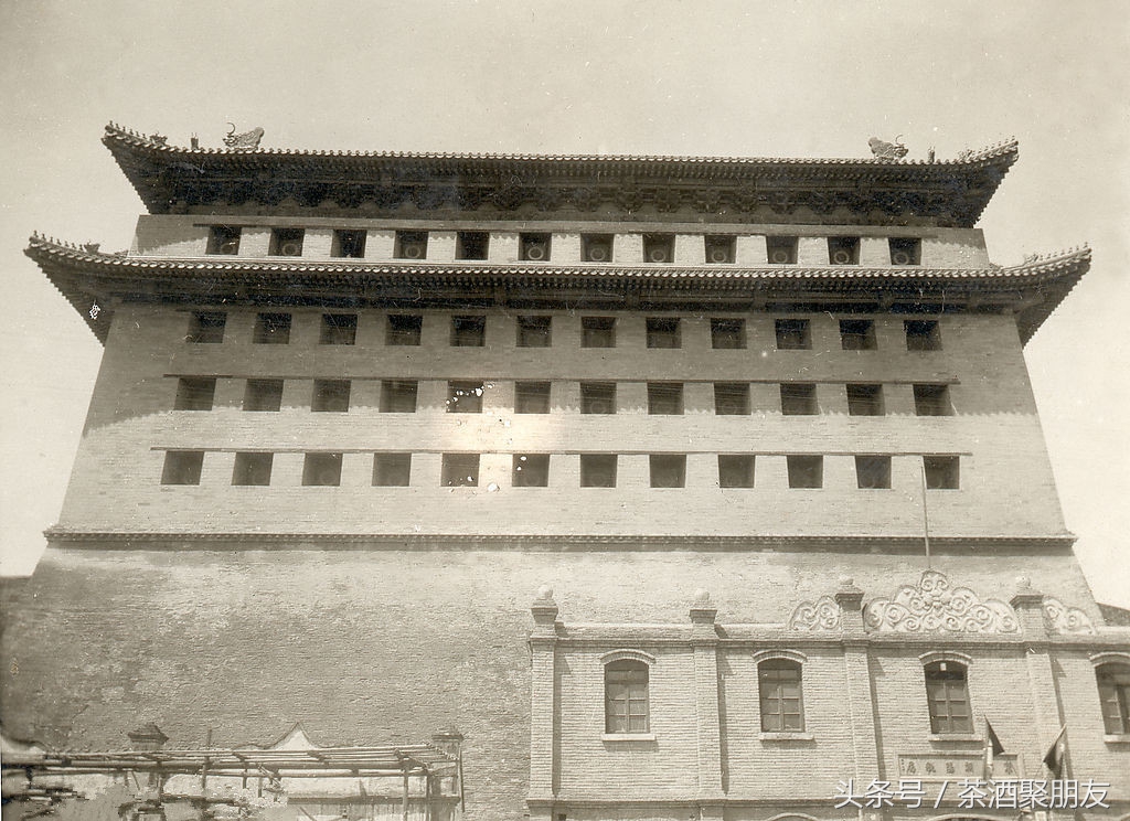 西直门 当时的皇帝喝的水主要取自玉泉山上的泉水,运水车就从西直门