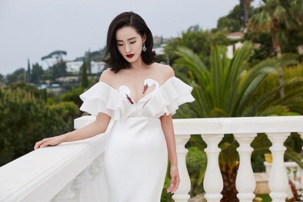 秋雅的身材有多"撩人",当看到她的运动照后,网友:真是女神!