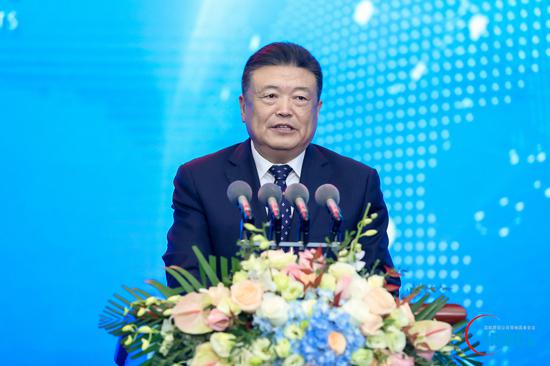 中交集团刘起涛:"走出去"同时 要为当地带来经济发展